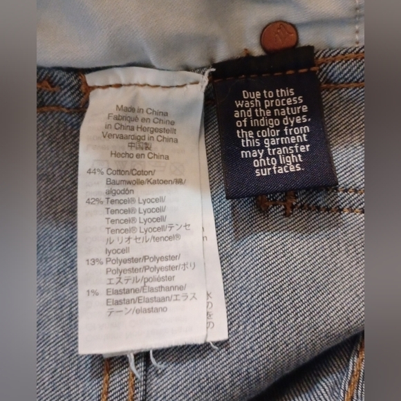 A Madewell 10" High-Rise Skinny Jeans in Danny Wash - Picture 7 of 8